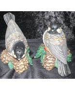 Lenox Winter Greetings Black-Capped Chickadee on Pinecones Salt &amp; Pepper... - €17,96 EUR