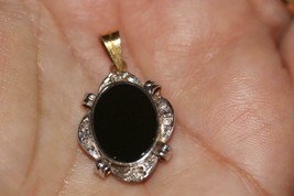 Solid 18K Yellow Gold White Gold Accent Onyx Oval Stone &amp; Diamonds Pendant Charm - $374.00