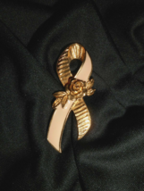 Avon Breast Cancer PINK Ribbon Rose Cancer Awareness Enamel Gold-Tone Pin 2&quot; L - £11.25 GBP