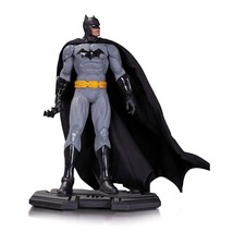 Batman DC Icons 1:6 Scale Statue - £118.19 GBP