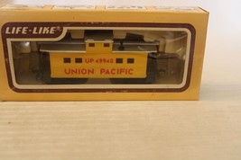 HO Scale Life-Like, 36&#39; Caboose, Center Cupola, Union Pacific, Yellow #4... - £23.98 GBP