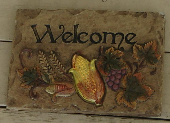 BRAND NEW WITH TAGS Fall Welcome Hanging Wall Plaque, Plaster, VERY CUTE - $14.84