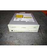 Power Tested Yamaha CRW2200 20-10-40x CD-RW Beige Optical Drive AS-IS - €33,32 EUR