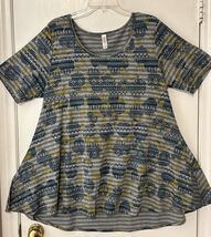LuLaRoe X-Large Women's Shirt Pre-Owned Excellent - $13.30