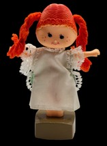 Vintage Thumb Push Button Puppet Toy Collapsible Plastic Doll Girl Orang... - €20,22 EUR