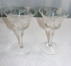 Vintage Glass Set of 2 Etched Goblets  Cornflower &amp; Palm Leaf Design - $460.95 MXN