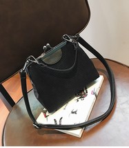 LilyHood Striped Corduroy Women Messenger Bags Retro Shell Handbag Small Shoulde - £28.65 GBP