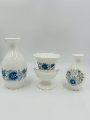 Wedgwood Vases Urn Bud Clementine Bone China Mini Set Vintage England Po... - $40.50