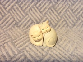 Unique Shaped Cuddling Cats Salt &amp; Pepper Shakers Unused - £11.85 GBP