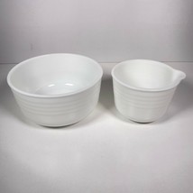 Pyrex Mixing Bowl Set # 19 &amp; 4 Milk Glass White Vintage EUC - $46.97 CAD