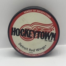 Vintage Detroit Red Wings Heroes of Hockeytown 1996-1997 Collector&#39;s Series Puck - £7.78 GBP