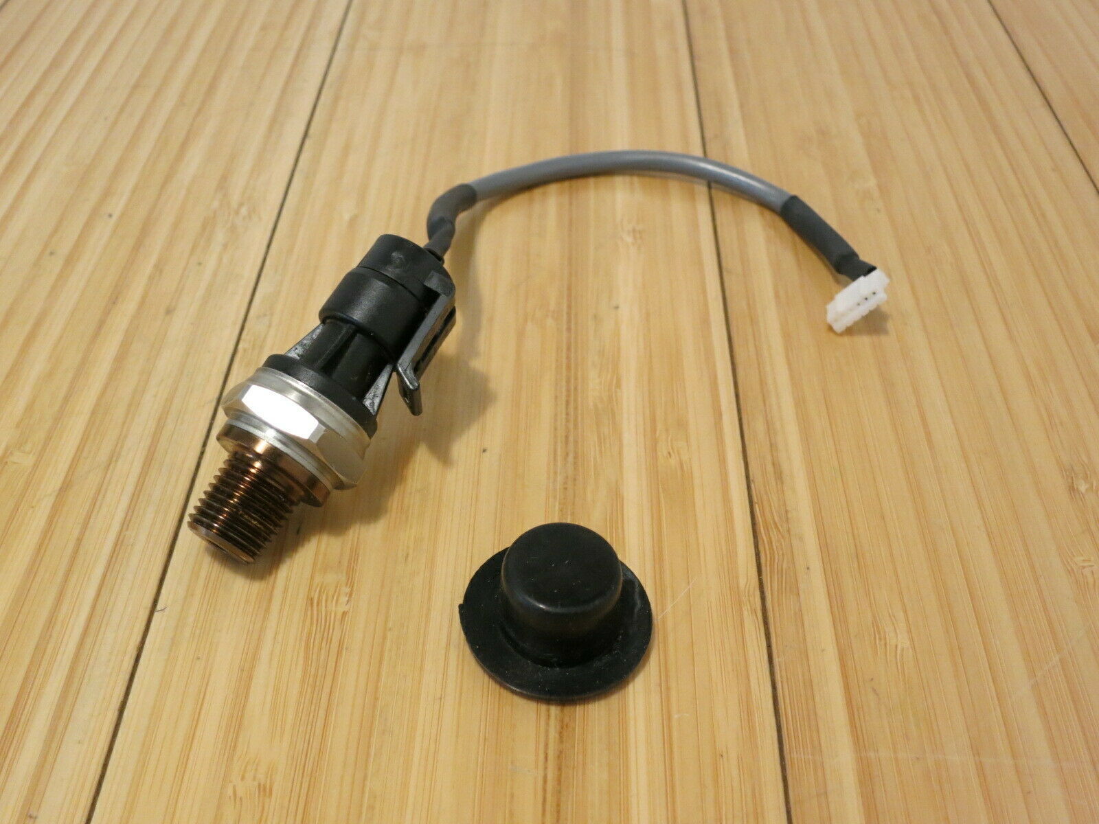 M7139-01KPG-500000 Pressure Sensor 1000PSI (6894.76kPa) Vented Gauge - $27.90