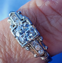 Earth mined Diamond Deco Engagement Ring Vintage 0.75 carat Statement Solitaire - $82,142.61 MXN
