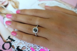 Anello di fidanzamento con diamante nero taglio cuscino da 2,29 ct con... - £121.00 GBP