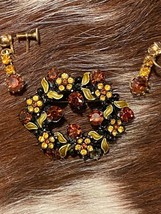 ANTIQUE AMBER/YELLOW RHINESTONE FLOWER BROOCH AND SCREWBACK EARRINGS - £22.01 GBP