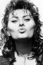 Sophia Loren iconic poster pouting lips 18x24 Poster - £19.01 GBP