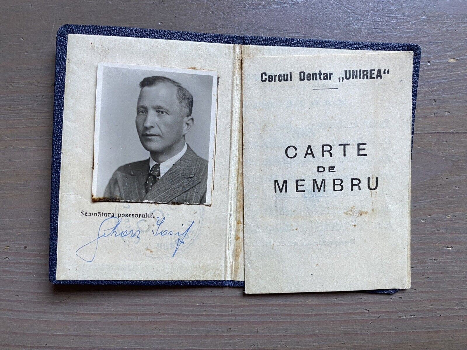 Vecchio libro dei membri del cerchio dentale della Romania 1945 - $14.59