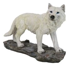 Woodlands Winter Hunter Tundra Snow White Albino Wolf On The Prowl Figurine - €24,10 EUR