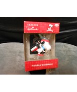 Hallmark Seasons &quot;Peanuts - Snoopy Skating&quot; 2011 Ornament NEW  - $267.81 MXN