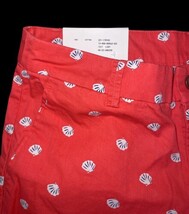 Uniqlo Women’s Chino Micro Shorts Size 4 Red Seashell Print NWT image 4