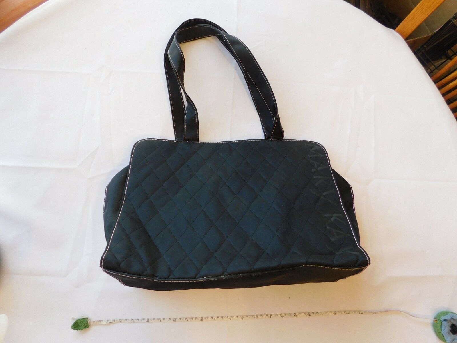 Mary Kay Consultants Bag Black Pink Stitching  Zipper Closure pre-owned - $25.73