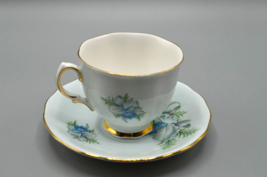 Colclough Teacup Saucer Iris Flower Gold Trim Bone China England 8254 F560 - £15.21 GBP