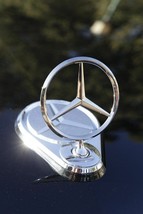 Mercedes Benz Electronic Hood Star Emblem UP-DOWN Remote Control Model With Hole - £250.33 GBP