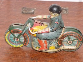 Vintage Tin Friction Motorcycle Rider Made in Japan - €118,19 EUR