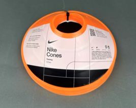 Nike Training Cones 10 Pack Fluorescent Orange Football/Basketball/Socce... - $301.40 MXN