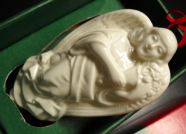 Pfaltzgraff Christmas Ornament American Bone China Glazed Angel Boxed - £13.31 GBP