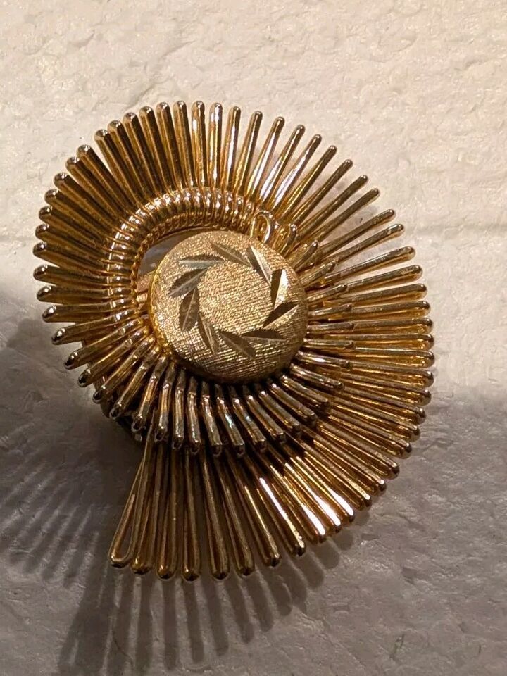 Vintage West Germany Scarf Clip Gold Tone Spiral Etched Brooch Pin - $9.90