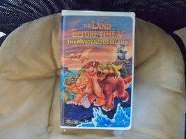 Universal The Land Before Time V: The Mysterious Island (VHS, 1997, Clam... - $22.50