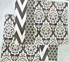 Lot of 6 Black and White 2-Pocket Paper Folder 8-1/2″ by 11″ by Avery - $5.75