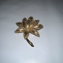 Avon Gold Tone Lotus 2” Flower Leaf Brooch VTG - $10.06
