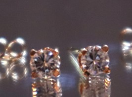 Beautiful Vintage 1/2 TCW Diamond Earrings 14k Yellow Gold .25 Carat Each Round - £429.06 GBP