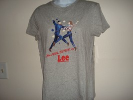 Women  Lee Crew-Neck Short Sleeve Graphics T-Shirt Size S NWT - $9.68