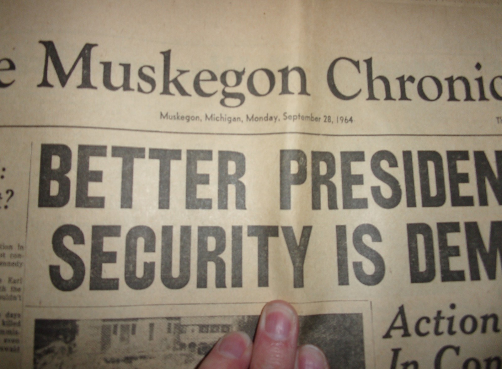The Muskegon Chronicle Better Presidential Security Is Demanded Sept 28 ... - $4.99