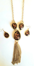 Beautiful Stunning Animal Print Necklace and Matching Earrings. 23&quot; Chain Nickel - £18.16 GBP