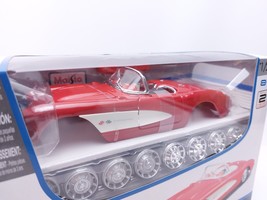 Maisto 1:24 1957 Corvette Red Diecast Assembly Line Metal - £23.55 GBP