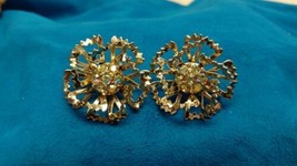 Beautiful Vintage Clip Earrings Gold Tone &amp; Rhinestones Carnation Flowers - £6.95 GBP