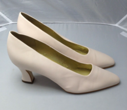 Vintage Womens Nine West Blush Pink Neutral 3in Heels Pumps Slip On Office 9m - £35.96 GBP