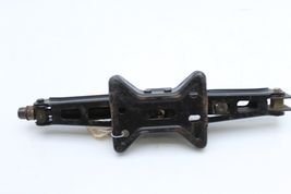 05-11 CADILLAC STS EMERGENCY SPARE TIRE JACK Q7796 image 7