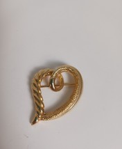 vintage Twisted Heart brooch pin back unsigned collectors 1.25&quot;x1.50&quot; - $149.79 MXN