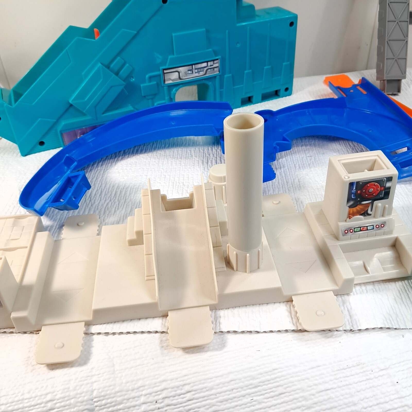 Hot Wheels Motorized Mega Garage Playset teal ramp sign car track PARTS Vintage Item image 4