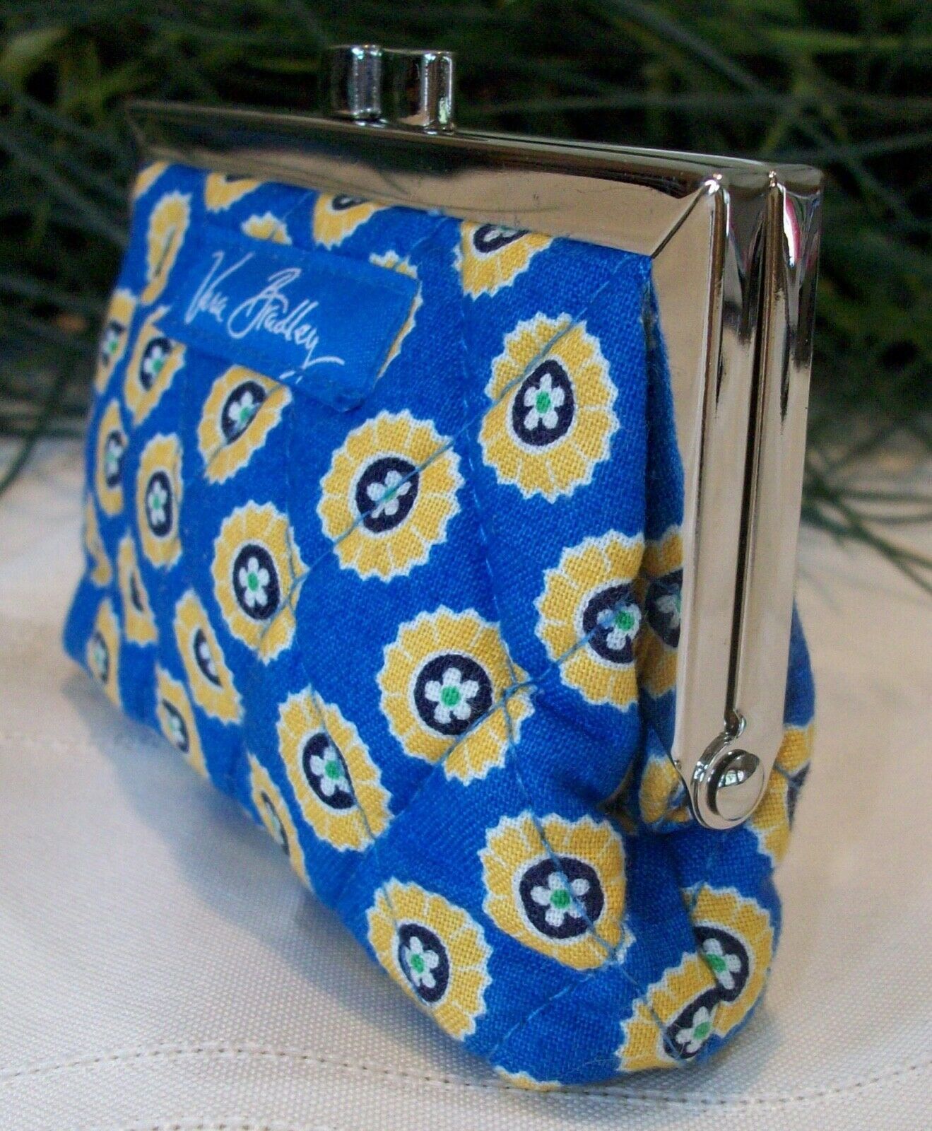 Vera Bradley Tutti Frutti Kisslock Wallet | EstateSales.org