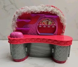 Polly Pocket-Club Groove-Beauty Bar &amp; Chair-2004 - $186.21 MXN