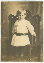 Circa 1890&#39;S Antique Cabinet Card Of Adorable Little Child Wearing White Outfit - £7.43 GBP