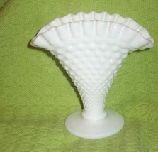 Milk Glass- Fan Vase- Hobnail - 4&quot; tall - £8.78 GBP