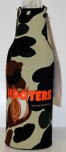 New Hooters Bottle Koozie Denam Springs, La ~ Camo Camouflage ~ New With Tag - £7.85 GBP