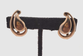 Monet Signed Gold Tone Tear Drop Clip On Earrings Vintage - £8.73 GBP